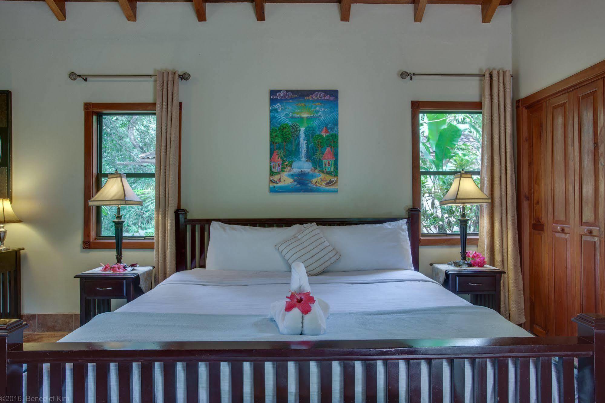 Mystic River Resort San Ignacio Exteriér fotografie